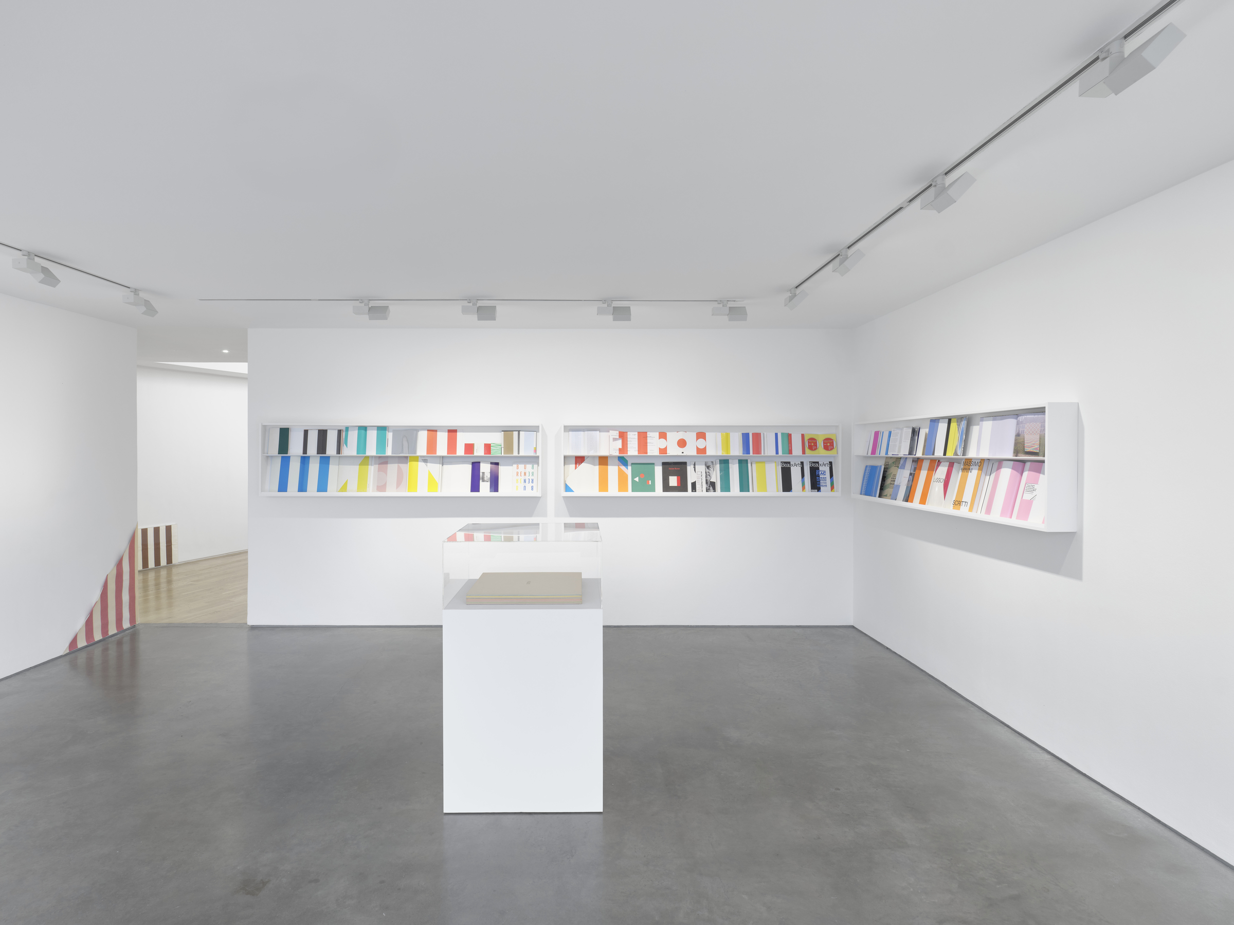 Lisson Street: Daniel Buren – Pages in situ artwork