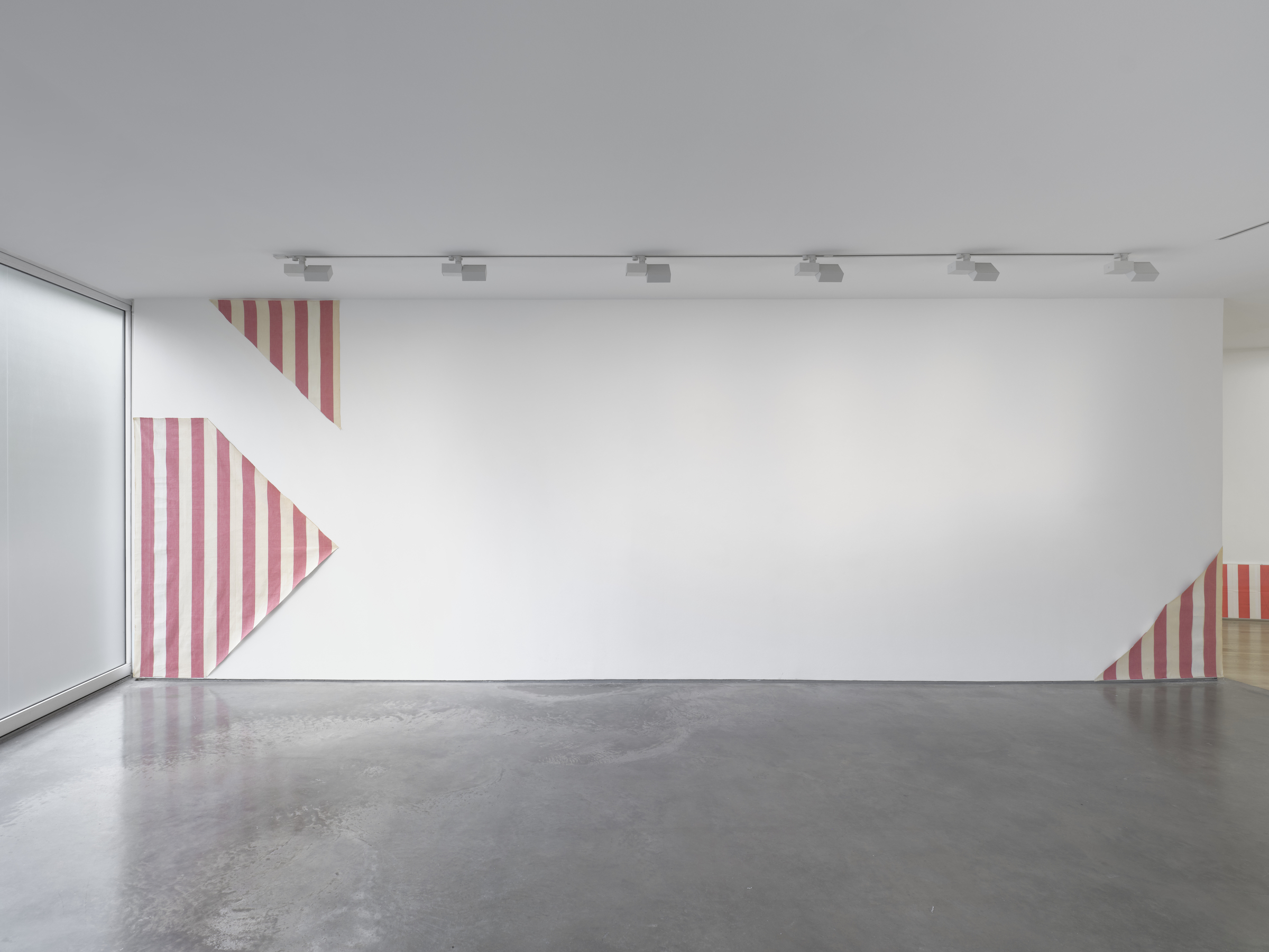 Lisson Street: Daniel Buren – Pages in situ artwork