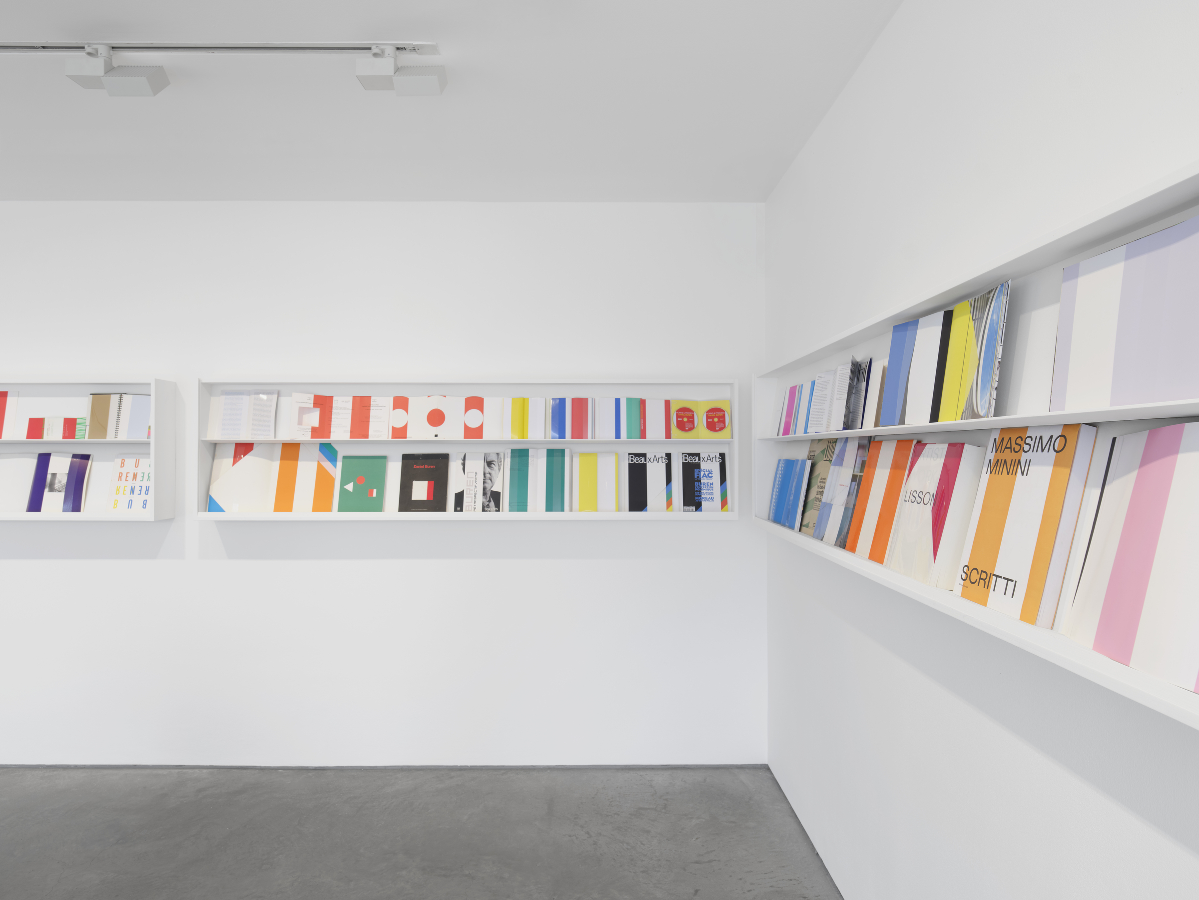 Lisson Street: Daniel Buren – Pages in situ artwork