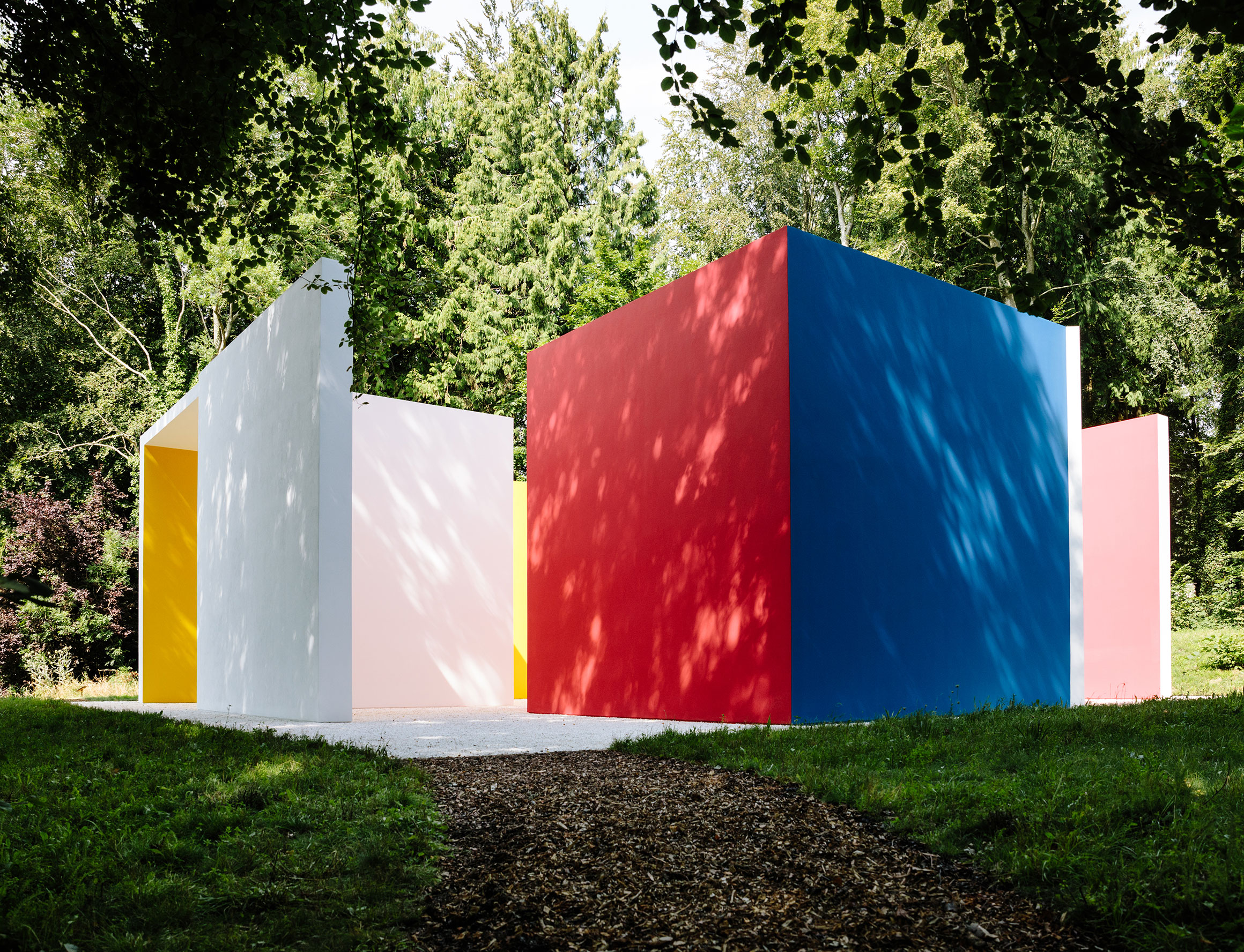 Europe’s First Outdoor Installation by Brazilian Artist Hélio Oiticica Unveiled at Goodwood Art Foundation